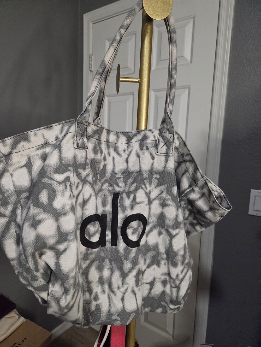 ALO Yoga Women’s Gray Tie-Dye Canvas Tote Bag